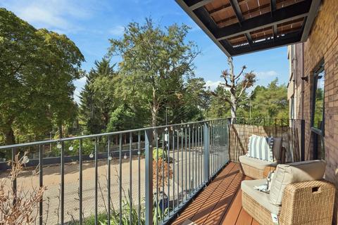 1 bedroom flat for sale, Halcyon Place, Brentwood, CM14