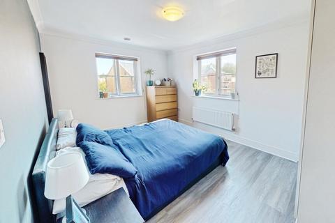 2 bedroom apartment for sale, Brookbank Close