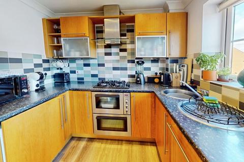 2 bedroom apartment for sale, Brookbank Close