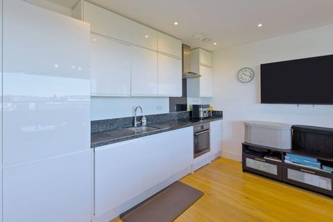 2 bedroom flat for sale, Elstree Way, Borehamwood WD6