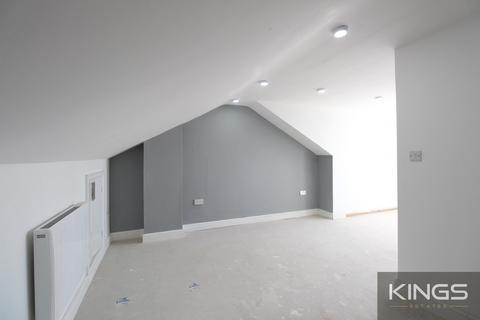 Studio to rent, Shirley High Street, Southampton