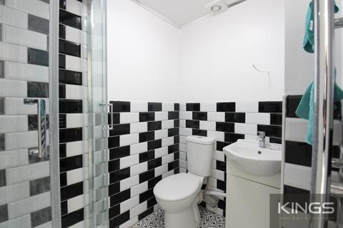 Studio to rent, Shirley High Street, Southampton