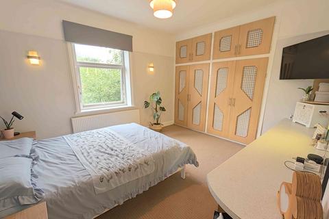 3 bedroom semi-detached house for sale, Hullen Edge Lane, Elland HX5