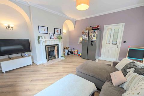 3 bedroom semi-detached house for sale, Hullen Edge Lane, Elland HX5