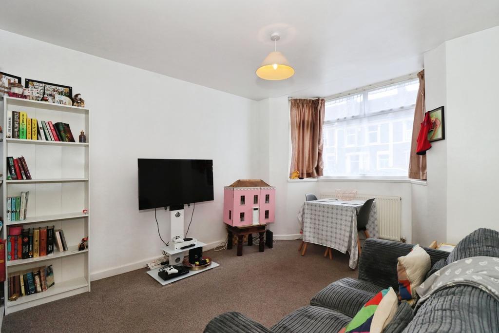 Apartment in Bristol - View 4