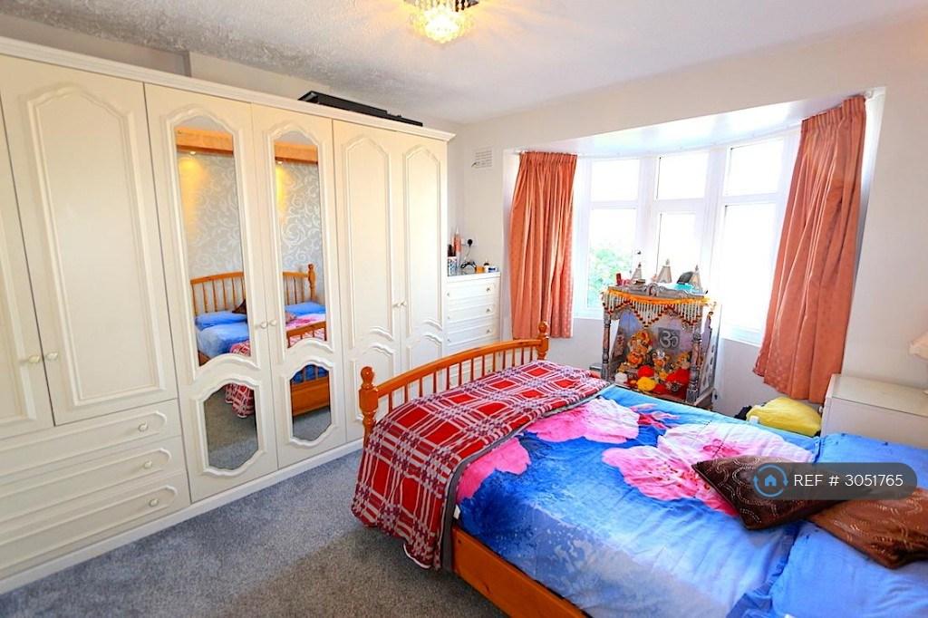 House in Leicester - More