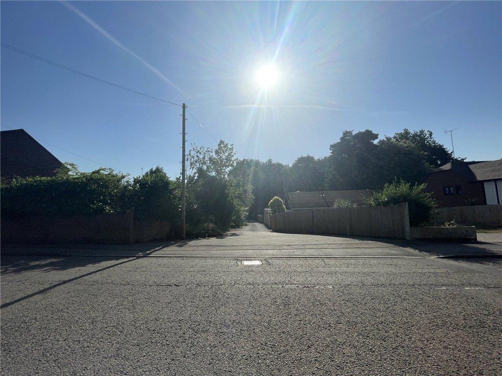 Plantation Road, Bedfordshire LU7 - View 4