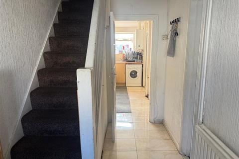 3 bedroom terraced house for sale, WAYE AVE, Hounslow