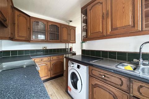 2 bedroom maisonette to rent, Grantham Gardens, Chadwell Heath RM6