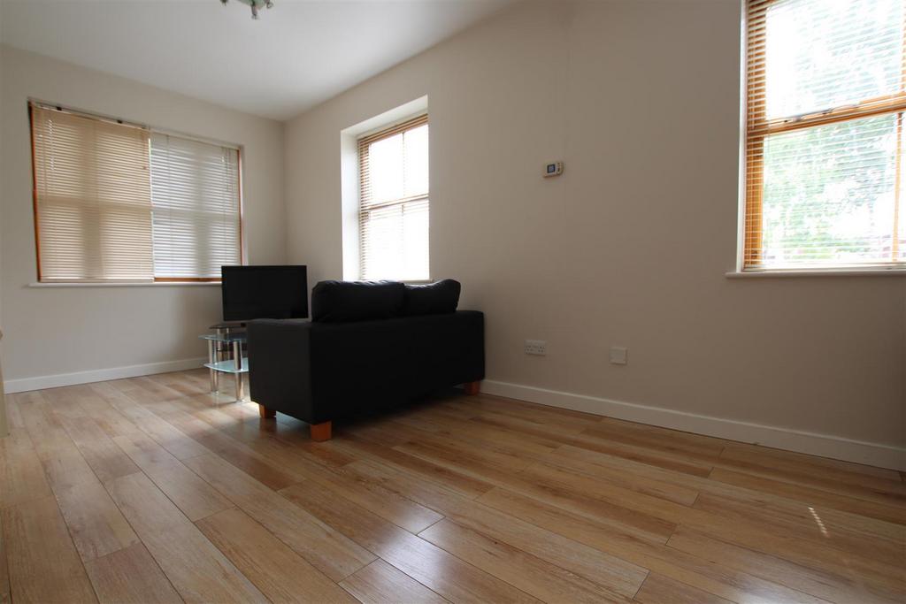 Apartment in Leicester - View 5