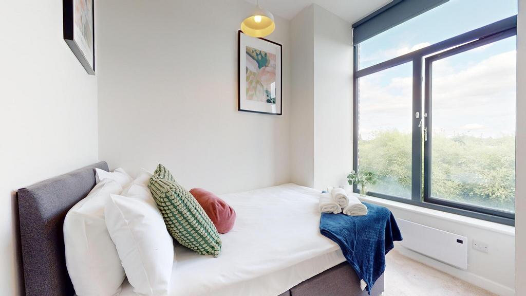 Apartment in Leeds - View 3