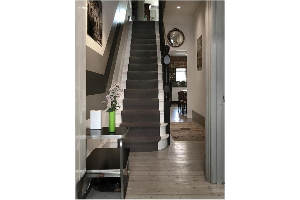 House in Hove - View 4