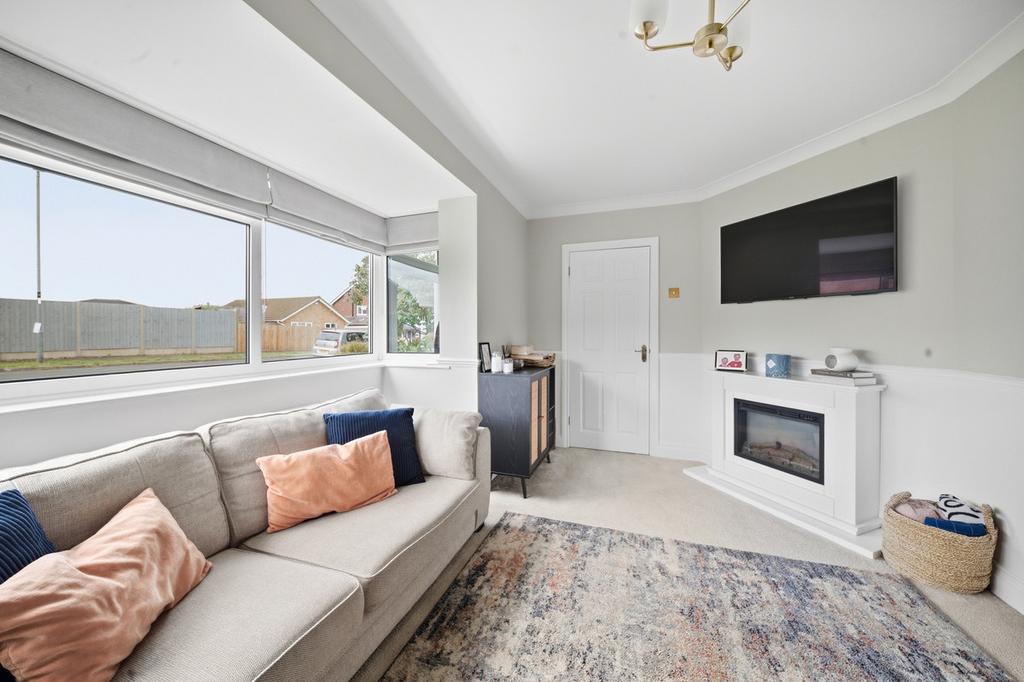 House in Blaby, Glenfields - More