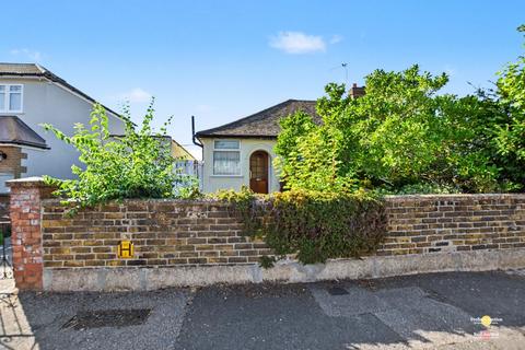 2 bedroom semi-detached bungalow for sale, Lancelot Road, Welling DA16