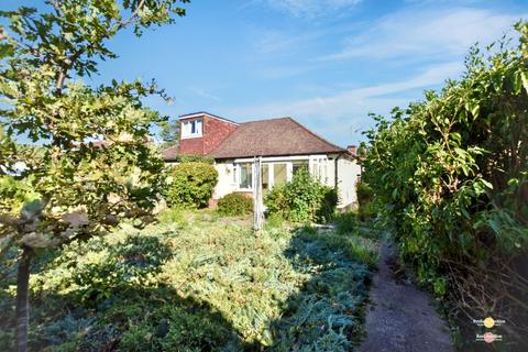 2 bedroom semi-detached bungalow for sale, Lancelot Road, Welling DA16