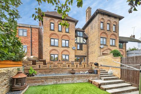 4 bedroom semi-detached house for sale, Manor Road, Northampton