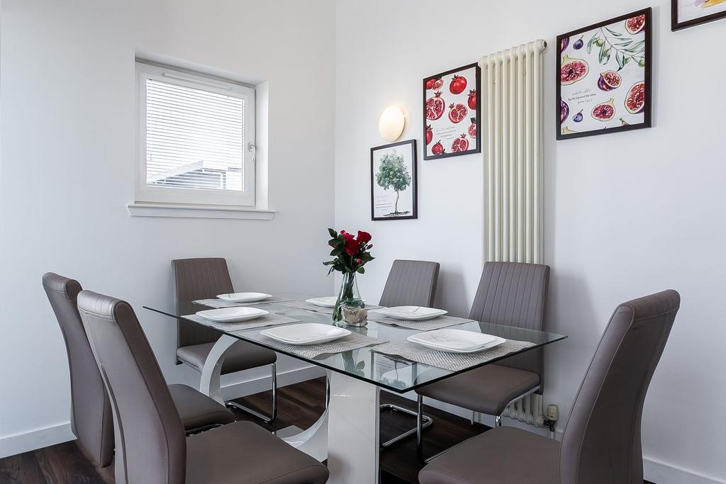 Apartment in Edinburgh - More