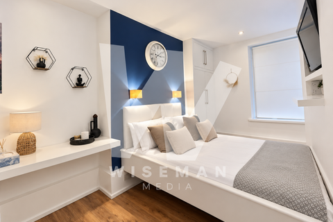 Studio to rent, Glasshouse Yard, London EC1A