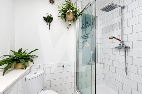 Studio to rent, Glasshouse Yard, London EC1A