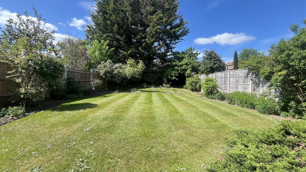 House in Cheam - View 2