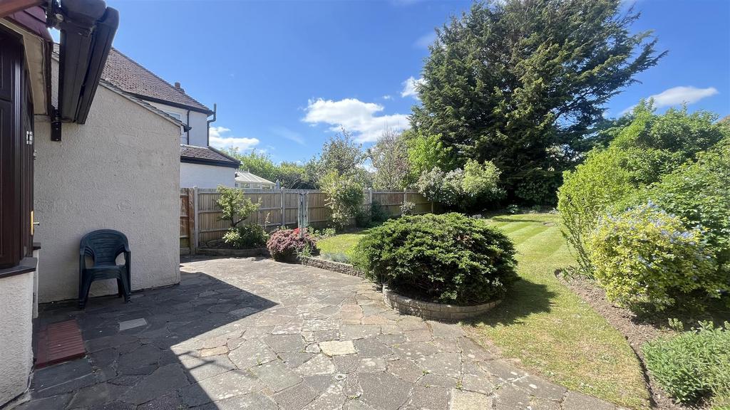 House in Cheam - View 3