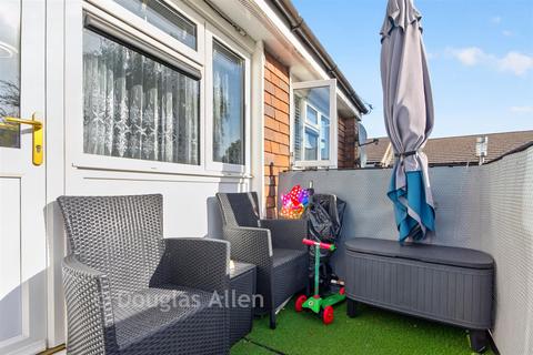 1 bedroom flat for sale, Hitchin Close, Romford RM3