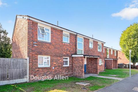 1 bedroom flat for sale, Hitchin Close, Romford RM3