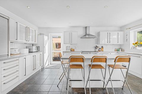 4 bedroom semi-detached house for sale, Gordon Close, Staines-upon-Thames, TW18