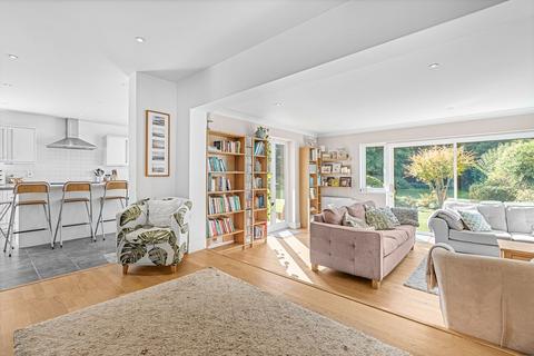 4 bedroom semi-detached house for sale, Gordon Close, Staines-upon-Thames, TW18