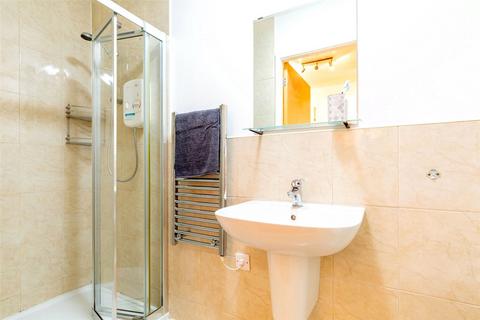 3 bedroom apartment to rent, Burns Street, Leicester LE2