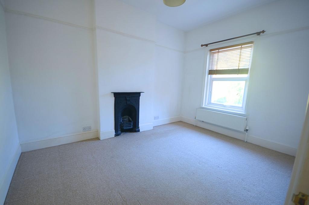 Apartment in Bournemouth, Boscombe - View 4