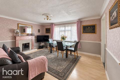 1 bedroom maisonette for sale, Dickens Avenue, UXBRIDGE