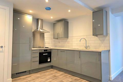 2 bedroom flat to rent, Park Road, Worsborough, S70