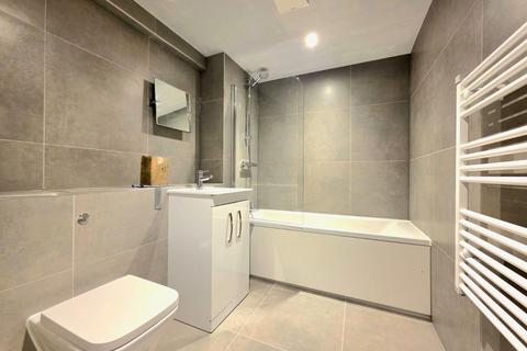 2 bedroom flat to rent, Park Road, Worsborough, S70
