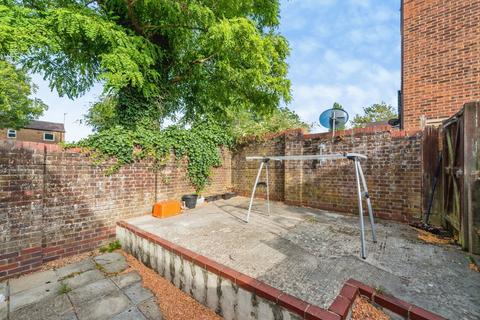 3 bedroom end of terrace house for sale, Oakham Close, SWINDON, Wiltshire, SN5