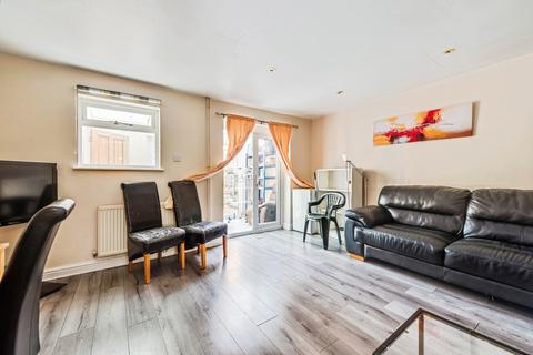3 bedroom end of terrace house for sale, Oakham Close, SWINDON, Wiltshire, SN5