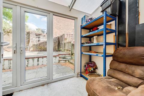 3 bedroom end of terrace house for sale, Oakham Close, SWINDON, Wiltshire, SN5