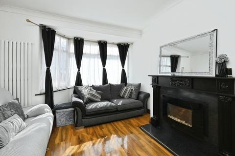 5 bedroom end of terrace house for sale, Trelawney Road, Ilford, IG6