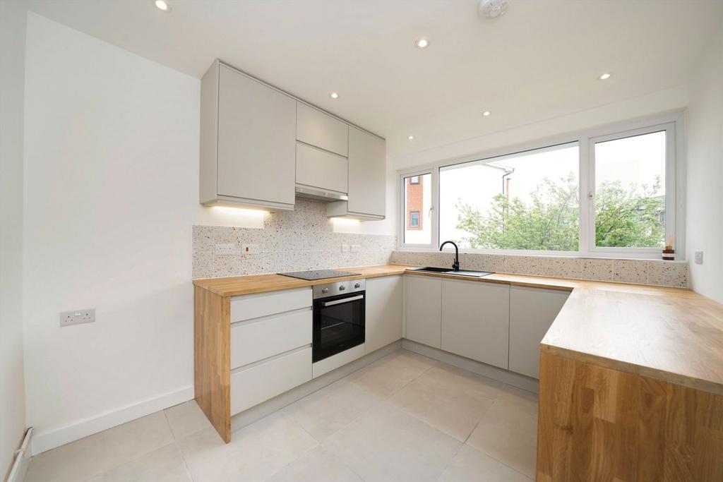 Apartment in London - View 3
