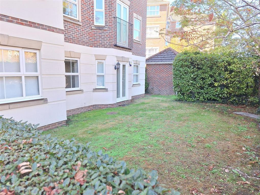 Apartment in Reading - View 2