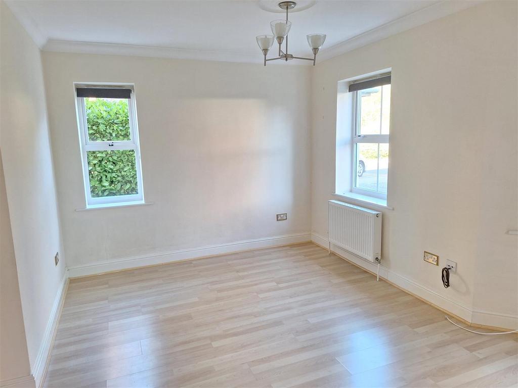 Apartment in Reading - View 5