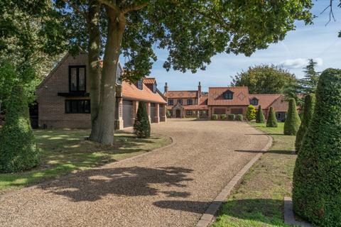 7 bedroom detached house for sale, Main Road, Great Yarmouth, NR29 3