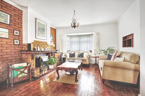 4 bedroom semi-detached house for sale, Hillview Gardens, Cheshunt, EN8