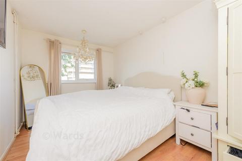1 bedroom ground floor flat for sale, Rayners Court, Gravesend DA11