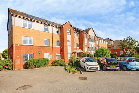 1 bedroom flat for sale, Lucas Gardens, Luton