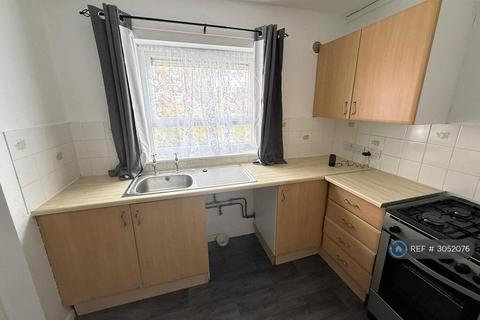 1 bedroom flat to rent, Beaconsfield, Telford, TF3