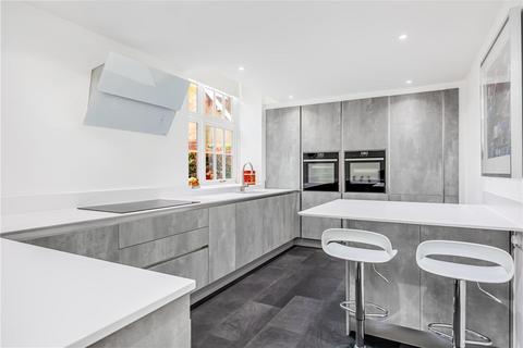 3 bedroom character property for sale, High Road, Chipstead