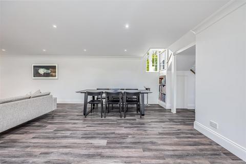 3 bedroom character property for sale, High Road, Chipstead