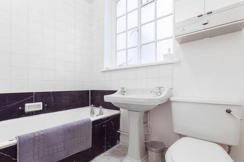 Studio to rent, Drayton Gardens London SW10