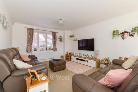 4 bedroom detached house for sale, Sinclair Drive, Pulborough RH20